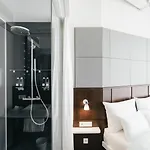 Ruby Lilly Otel