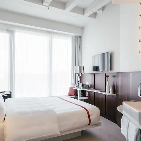 Ruby Lilly By Ihg Hotel 4*