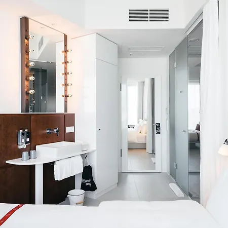 Ruby Lilly By Ihg 4*