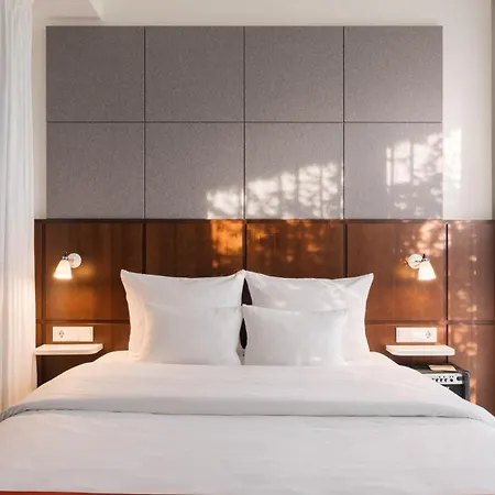 Ruby Lilly By Ihg 4*