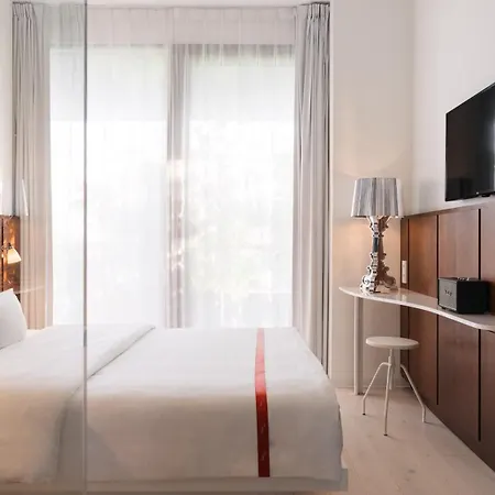 Ruby Lilly By Ihg