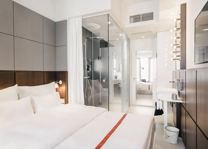 Ruby Lilly Hotel Munich
