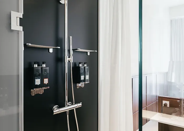 Ruby Lilly 4* מינכן