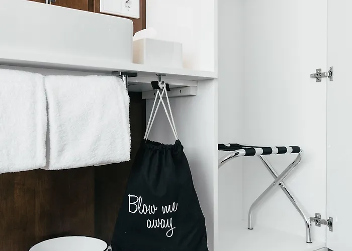 מלון Ruby Lilly 4*